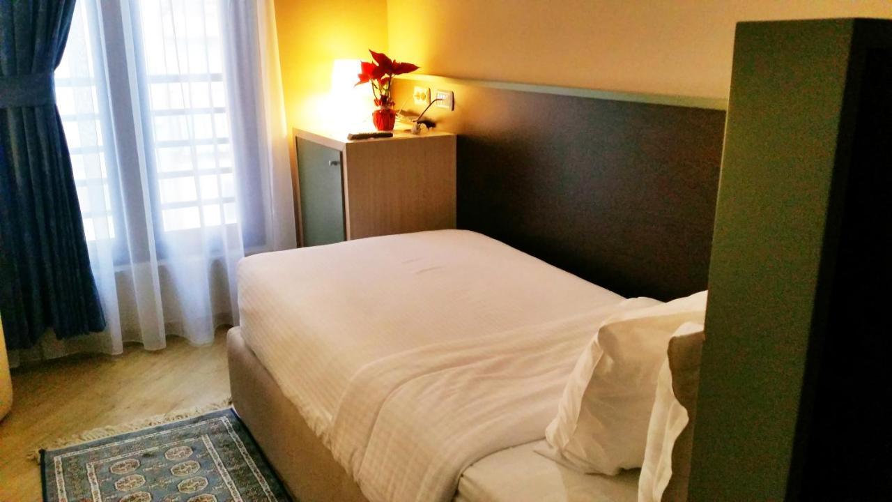 Capital Tirana Hotel Bruci Eksteriør billede