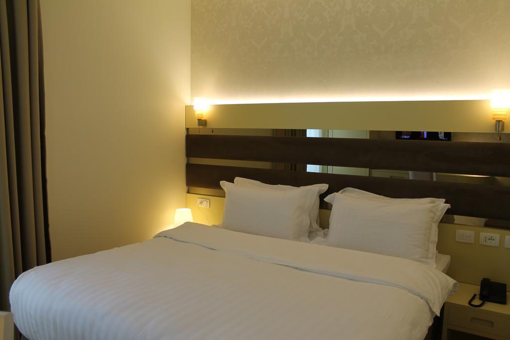 Capital Tirana Hotel Bruci Eksteriør billede