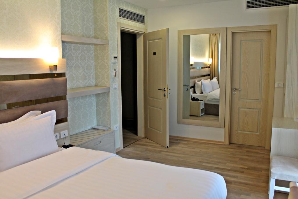 Capital Tirana Hotel Bruci Eksteriør billede